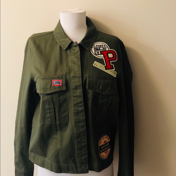 Utility Shacket With Patches - Picture 6 of 8